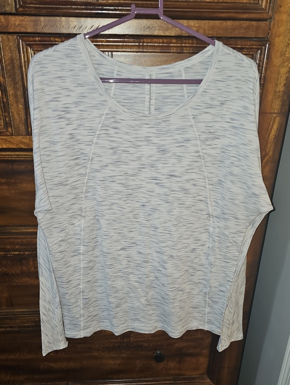 Lululemon Womens Long Sleeve, 20" Inseam. Heathered Gray!